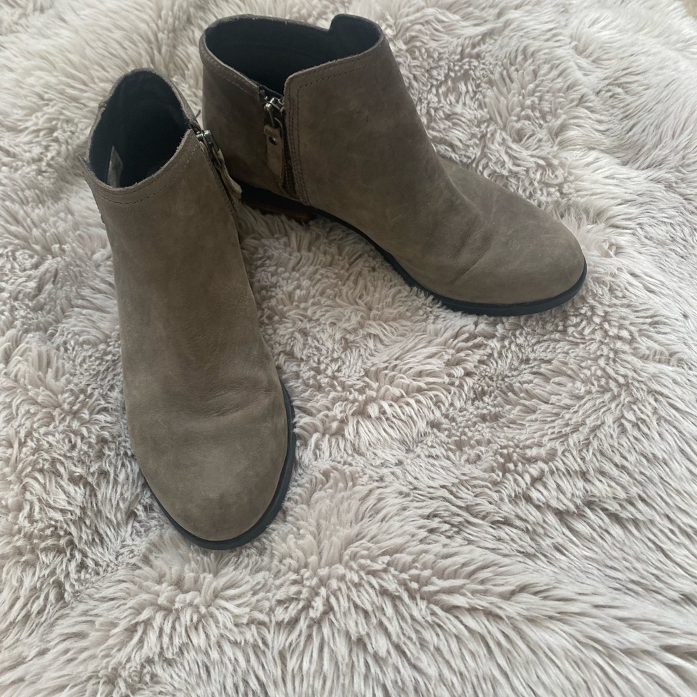 Sorel Lolla low Ankle Boots